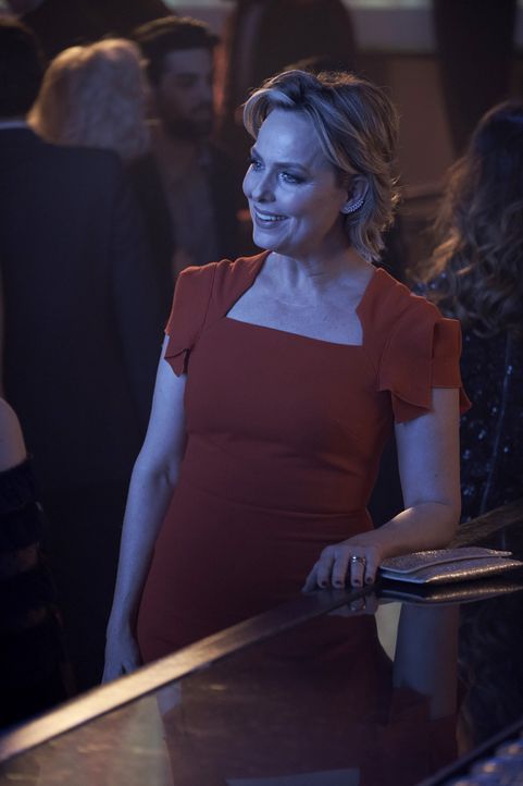 Jacqueline Carlyle (Melora Hardin) - Bildquelle: Philippe Bosse 2018 Universal Television LLC. ALL RIGHTS RESERVED. / Philippe Bosse
