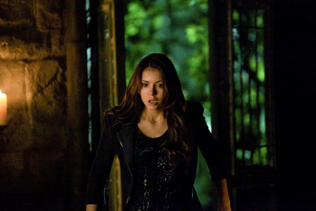 Die Liste der geliebten Menschen, die Elena (Nina Dobrev)  verliert, wird immer länger und die Chancen, die andere Seite zu retten, immer geringer .... - Bildquelle: Warner Brothers