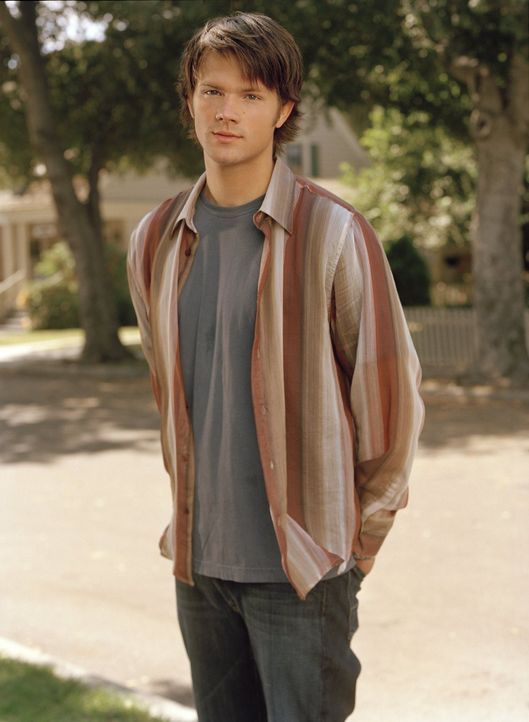 (5. Staffel) - Eine Nacht mir Rory bringt den verheirateten Dean (Jared Padalecki) in eine schwierige Situation ... - Bildquelle: 2004 Warner Bros.