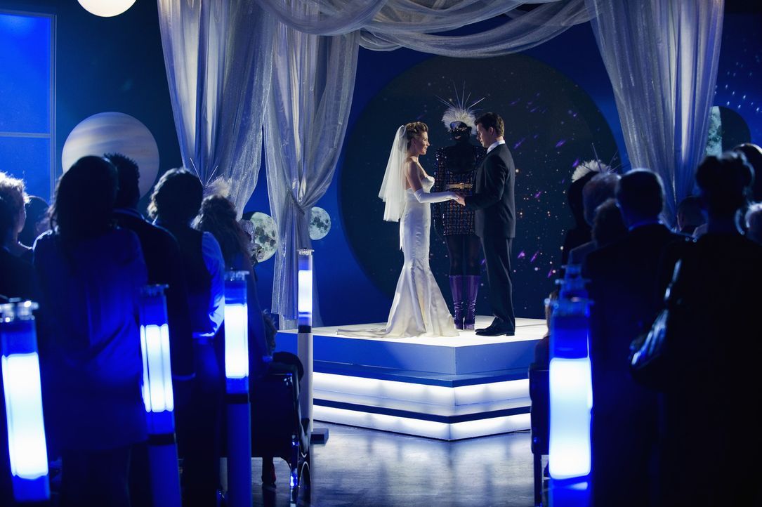 der große Tag ist da: Daniel (Eric Mabius, r.) und Molly (Sarah Lafleur, l.) heiraten ... - Bildquelle: 2008   ABC Studios