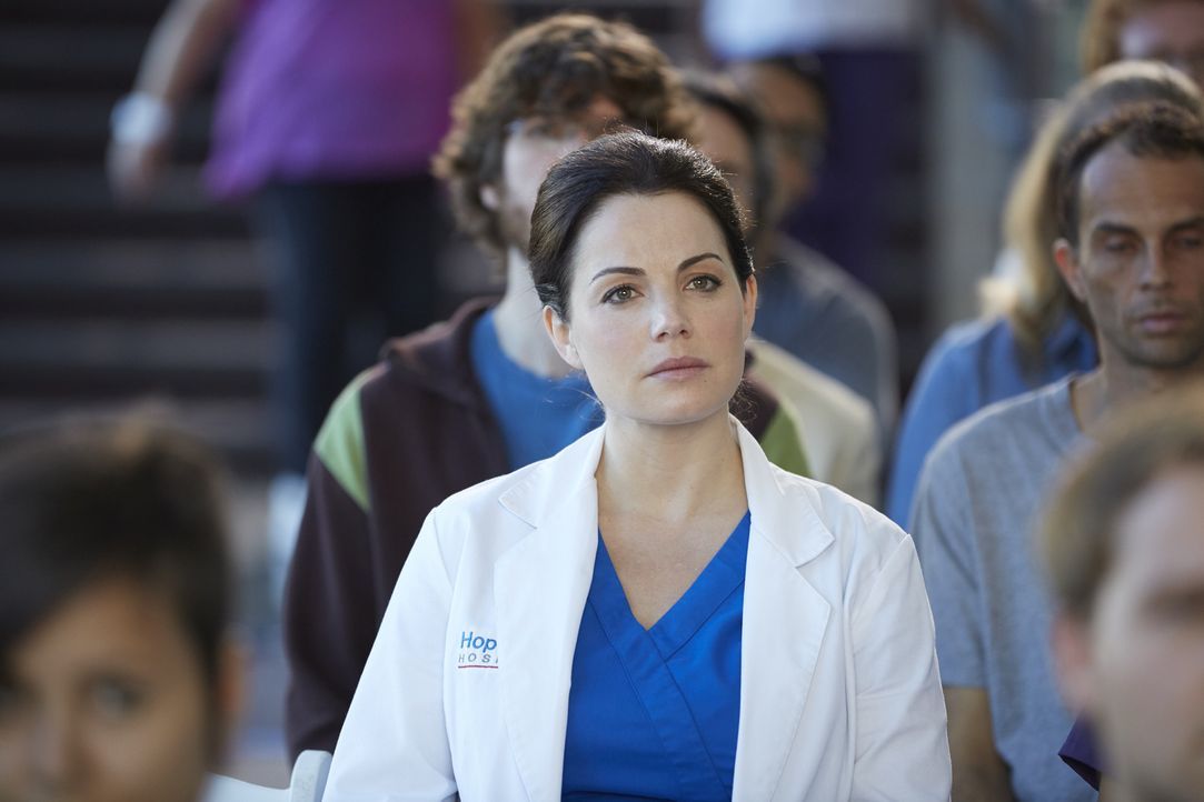 Wird Alex (Erica Durance) sich dem Neurochirurgen Dr. Thor MacLeod öffnen und ihm von ihrer Nahtoderfahrung erzählen? - Bildquelle: Ken Woroner 2014 Hope Zee Three Inc.
