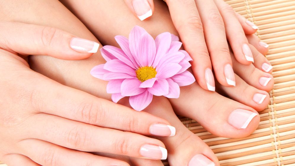 French Nails So Gelingt Das Klassische Nagelstyling