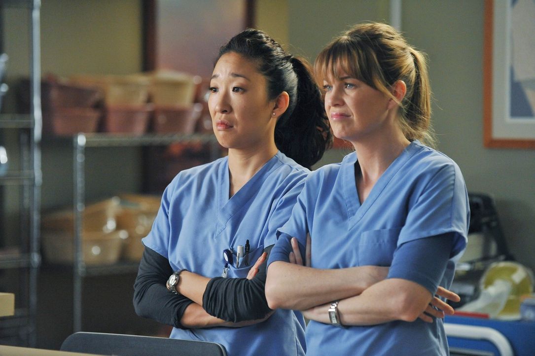 Ein aufregender Arbeitstag wartet auf Cristina (Sandra Oh, l.) und Meredith (Ellen Pompeo, r.) ... - Bildquelle: ABC Studios
