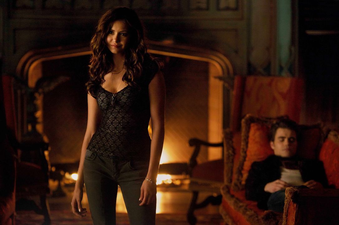 Katherine spielt - Bildquelle: Warner Bros. Entertainment Inc.