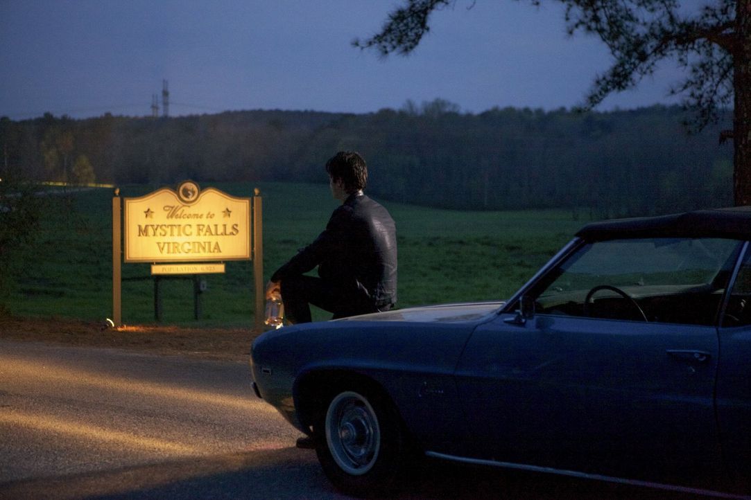 Er musste schon viele Verluste hinnehmen, doch dieses Mal scheint Damon (Ian Somerhalder) für immer von seinem alten Leben Abschied nehmen zu müssen... - Bildquelle: Warner Brothers