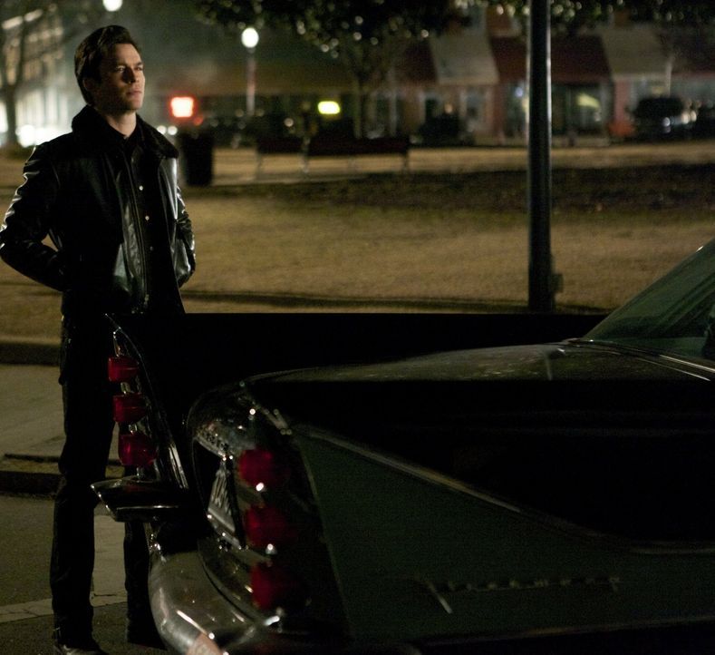 Als Damon (Ian Somerhalder) bewusst wird, was mit Enzos großer Liebe in der 60er Jahren passiert ist, überschlagen sich die Ereignisse  ... - Bildquelle: Warner Brothers