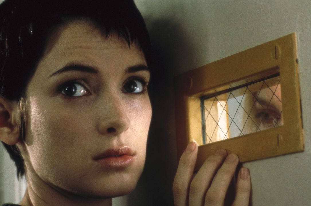 Allmählich wird Susanna (Winona Ryder) klar, dass sie wieder frei sein möchte ... - Bildquelle: Columbia Pictures