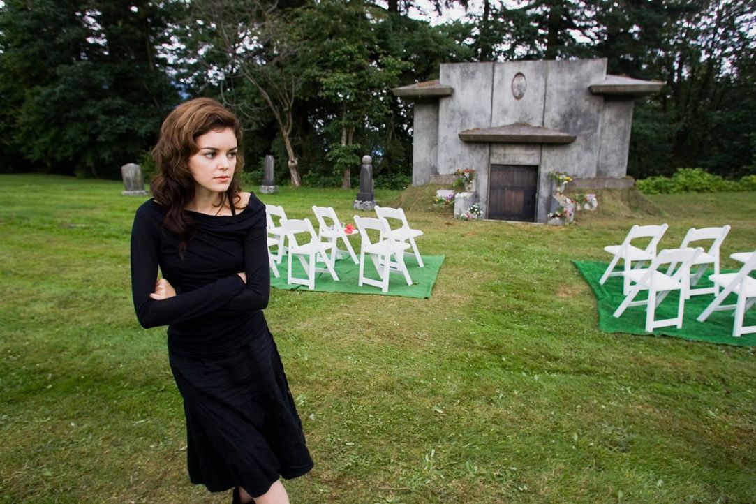 Als die Schwiegermutter ihrer angeblich verstorbenen Schwester tödlich verletzt aufgefunden wird, erkennt Christy (Nora Zehetner), dass sie in ihre... - Bildquelle: (2007) BY MTV FILMS AND PARAMOUNT PICTURES. ALL RIGHTS RESERVED.