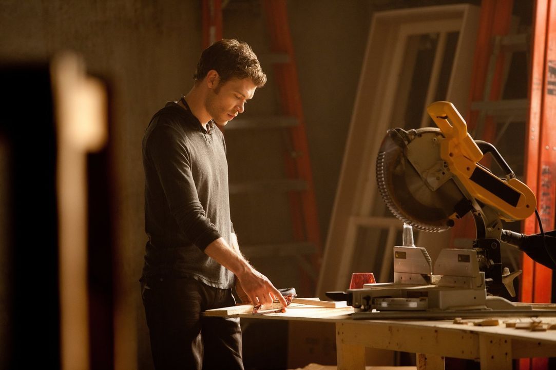 Lässt sich Klaus (Joseph Morgan) tatsächlich von Stefan in die Enge treiben? - Bildquelle: Warner Brothers