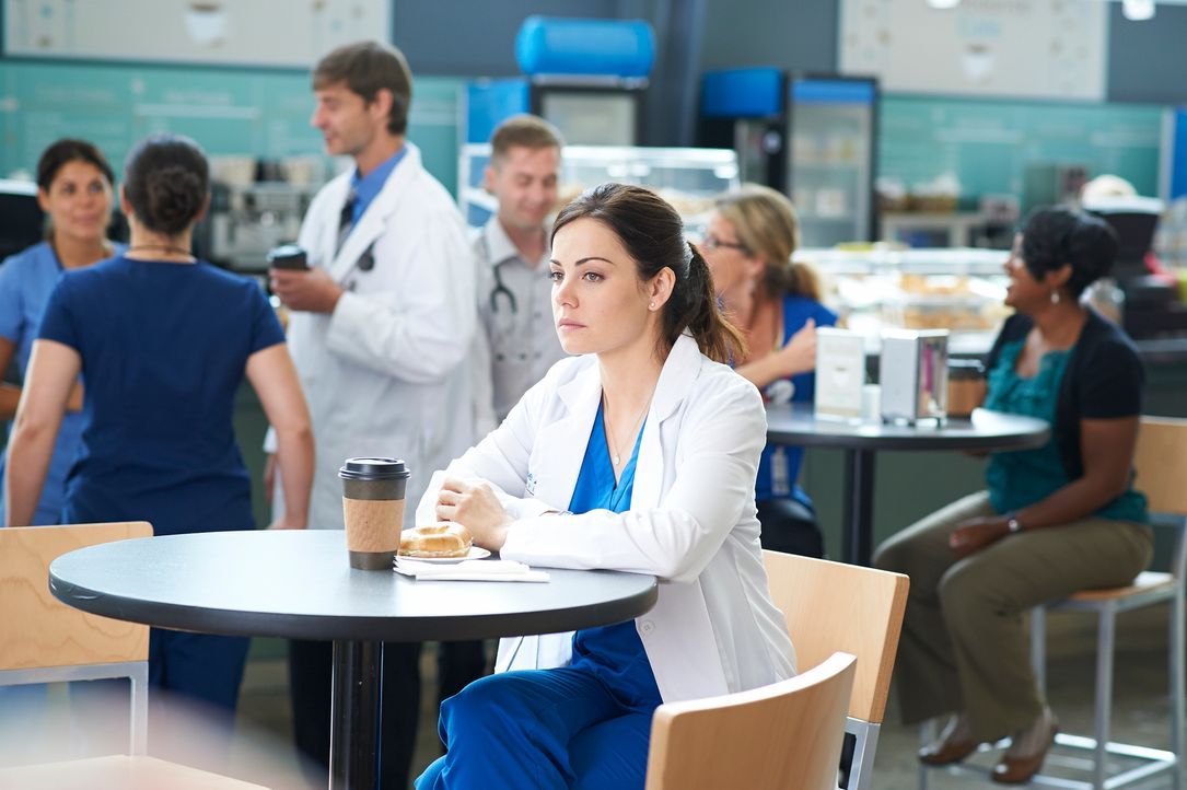 Ein Bild-Date soll Alex (Erica Durance) endlich aus ihrer Trübsalsphase holen ... - Bildquelle: 2012  Hope Zee One Inc.