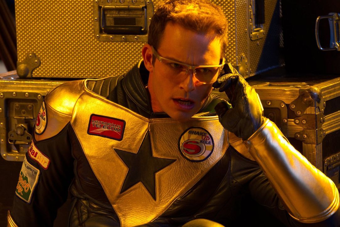 Der Superheld Booster Gold (Eric Martsolf) ist aus der Zukunft nach Smallville gekommen und droht nun, den Blitz als Superhelden der Stadt zu verdrä... - Bildquelle: Warner Bros.