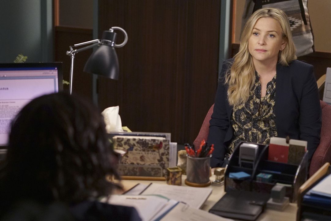 Arizona (Jessica Capshaw) trifft eine Entscheidung, die ihre Beziehung zu Callie für immer verändern könnte ... - Bildquelle: Eric McCandless ABC Studios