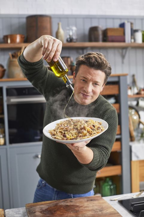 (2. Staffel) Jamie Oliver - Bildquelle: Steve Ryan