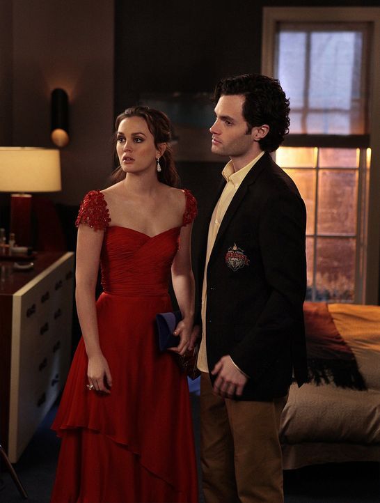 Ein Valentinstag mit Folgen: Blair (Leighton Meester, l.) und Dan (Penn Badgley, r.) ... - Bildquelle: Warner Bros. Television