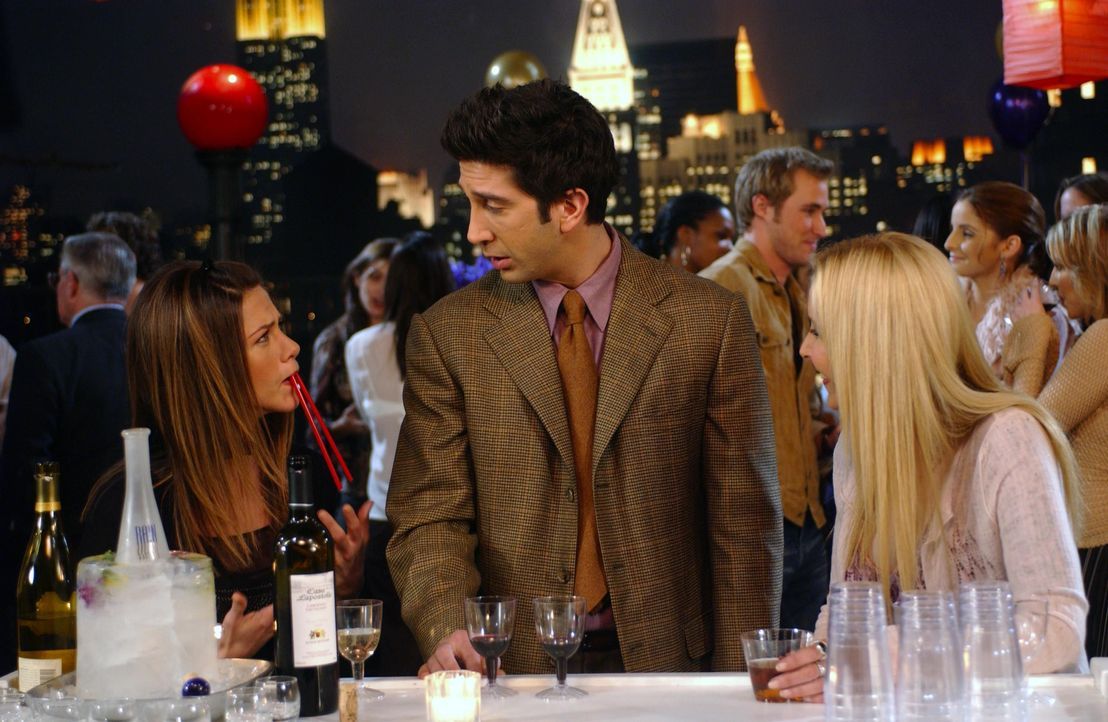 (v.l.n.r.) Rachel Green (Jennifer Aniston); Ross Geller (David Schwimmer); Phoebe Buffay (Lisa Kudrow) - Bildquelle: © Warner Bros Entertainment Inc.  All rights reserved.