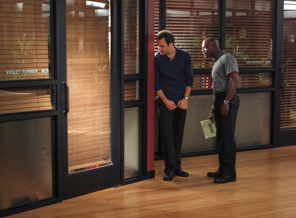 Haben jede menge zu tun: Sam (Taye Diggs, r.) und Coooper (Paul Adelstein, l.) ... - Bildquelle: 2007 American Broadcasting Companies, Inc. All rights reserved.