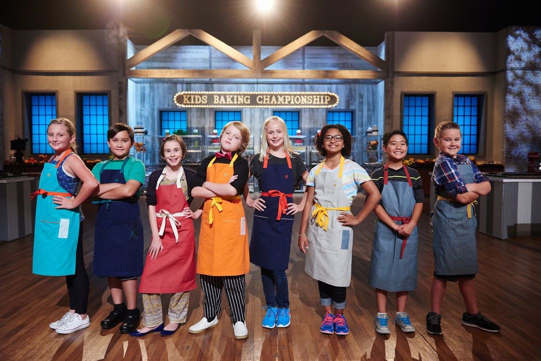 Stellen sich der Back-Challenge: (v.l.n.r.) Natalie Venable, Payton Pelaez, Hollis Johnson, Anthony Smith, Annika Coffman, Caroline Binkley, Jackson... - Bildquelle: Eddy Chen 2014, Television Food Network, G.P. All Rights Reserved