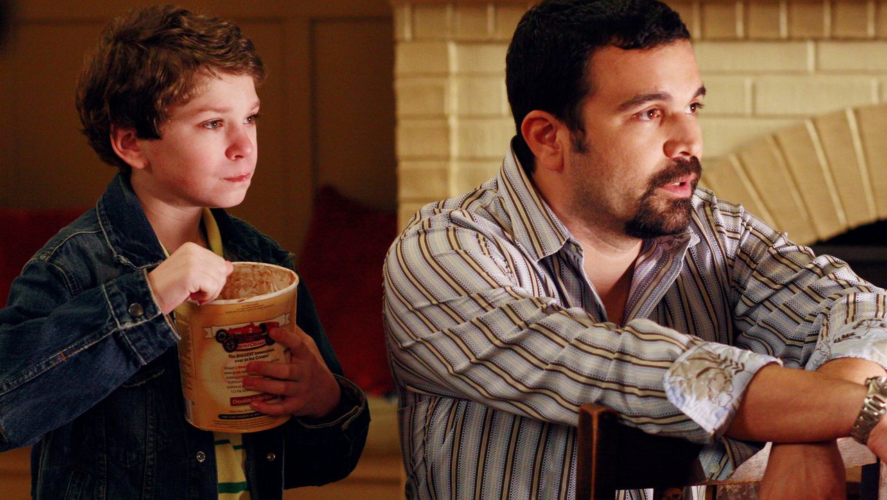 Films Et Séries Tv Avec Ricardo Antonio Chavira Desperate Housewives - Männer sind Schweine - sixx