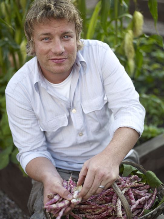(1. Staffel) - Jamie Oliver hat den Garten seines Hauses in Essex in ein grünes Paradies verwandelt und zeigt, wie einfach jeder selber Gemüse anbau... - Bildquelle: David Loftus Fremantle