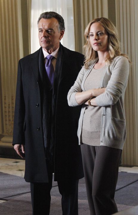 Haben Bobby Fox (Ray Wise, l.) und Maggie Vega (Chandra West, r.) etwas zu verbergen? - Bildquelle: ABC Studios