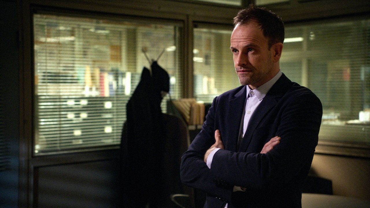 Sherlock Holmes (Jonny Lee Miller) - Bildquelle: © 2018 CBS Broadcasting, Inc. All Rights Reserved.