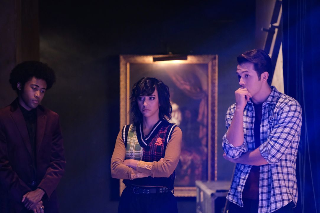 (v.l.n.r.) MG Greasley (Quincy Fouse); Finch (Courtney Bandeko); Ethan (Leo Howard) - Bildquelle: © Warner Bros. Entertainment Inc. All Rights Reserved.