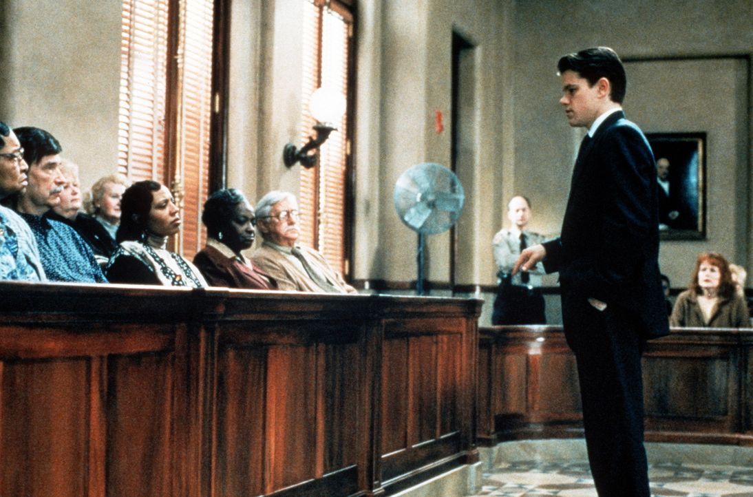 Hält ein flammendes Plädoyer: der junge Anwalt Rudy Baylor (Matt Damon, r.) ... - Bildquelle: Paramount Pictures