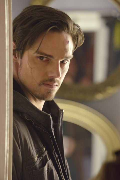 Heimlich will Vincent (Jay Ryan) Catherine im Krankenhaus besuchen, doch er bleibt nicht unerkannt ... - Bildquelle: 2012 The CW Network. All Rights Reserved.