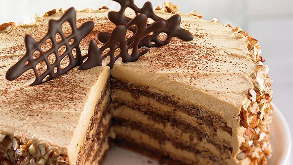 Nougat-Torte mit Walnüssen: Rezept