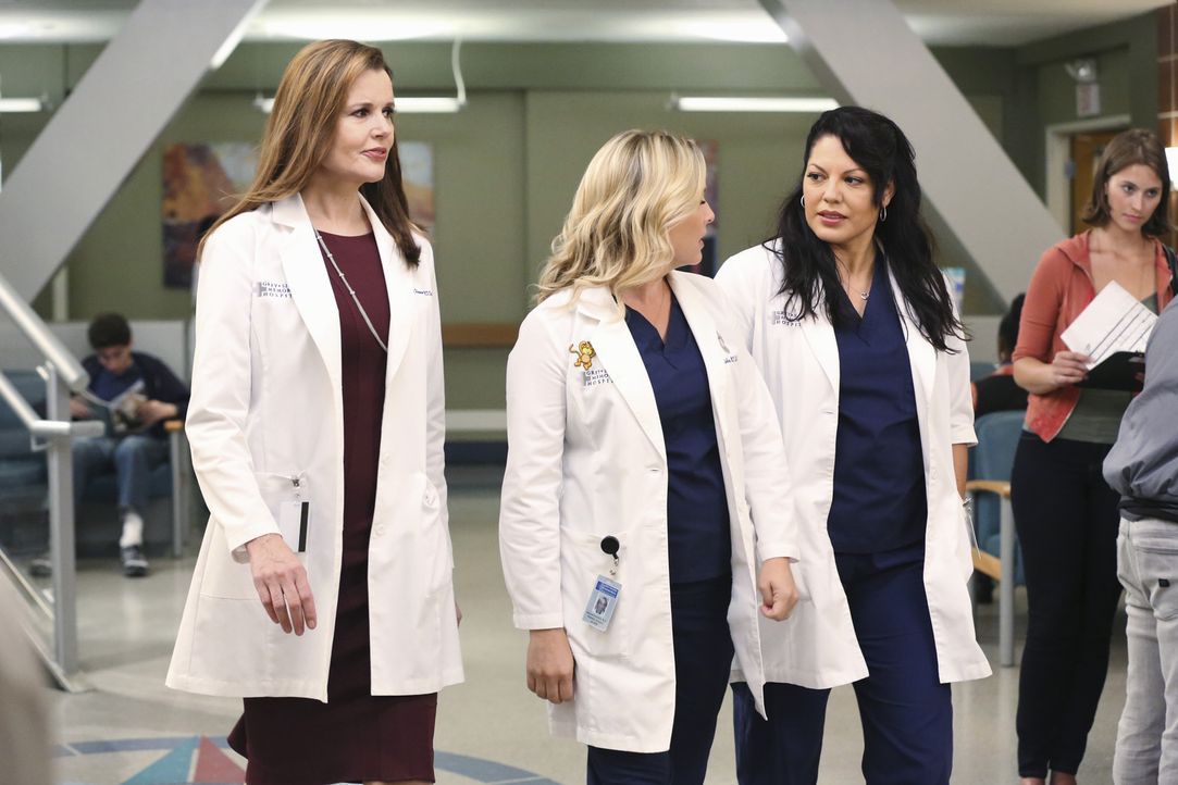 Arizona (Jessica Capshaw, M.) und Callie (Sara Ramirez, r.) stecken mitten in der Babyplanung. Wird Arizona das Angebot für das Forschungsstipendium... - Bildquelle: ABC Studios
