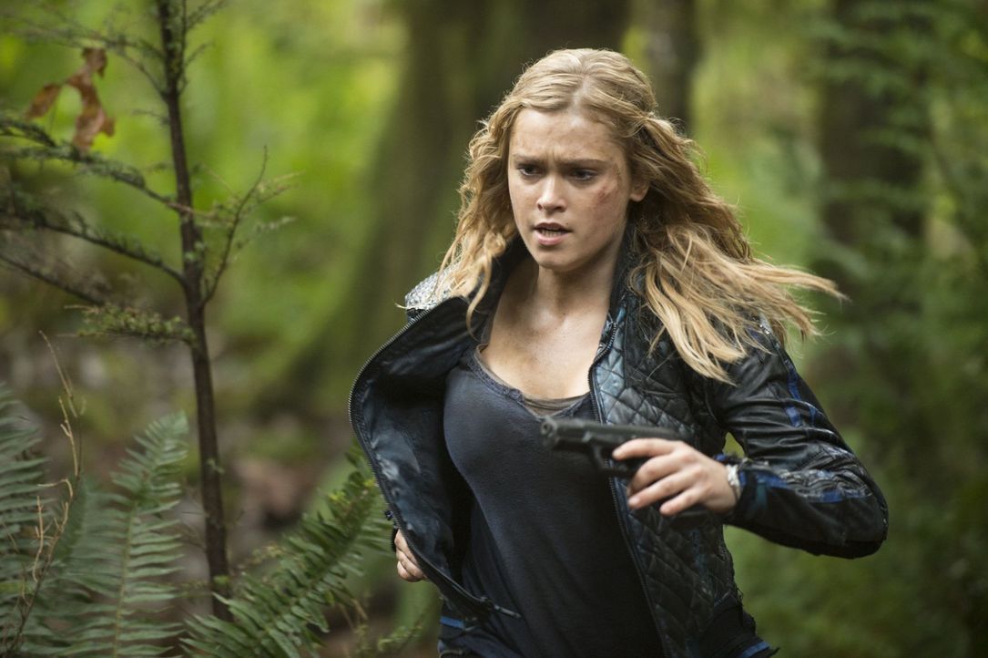 Während Clarke (Eliza Taylor) versucht, im Lager der Grounder einen Schlachtplan auszuarbeiten, bekommt Octavia ein verlockendes Angebot ... - Bildquelle: 2014 Warner Brothers