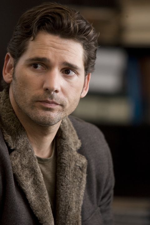 Henry (Eric Bana) leidet an einem seltenen genetischen Defekt, der ihn zwingt, spontan durch die Zeit zu reisen ... - Bildquelle: Warner Brothers
