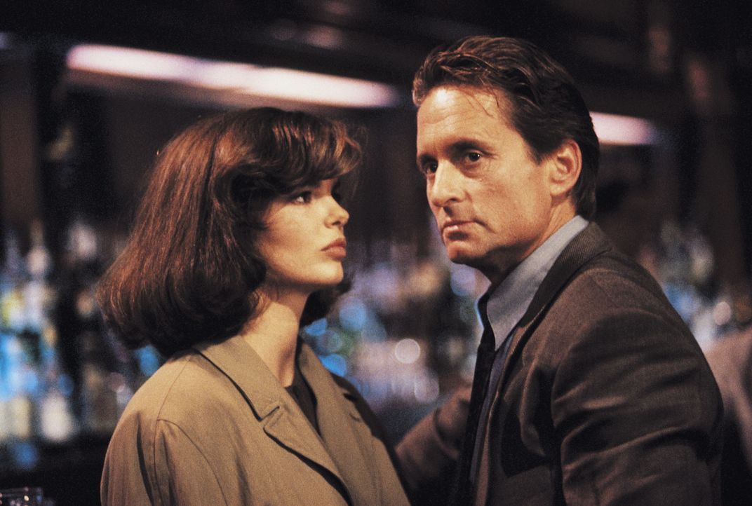 Beth Garner (Jeanne Tripplehorn, l.); Nick Curran (Michael Douglas, r.) - Bildquelle: 1992 STUDIOCANAL. All Rights Reserved.