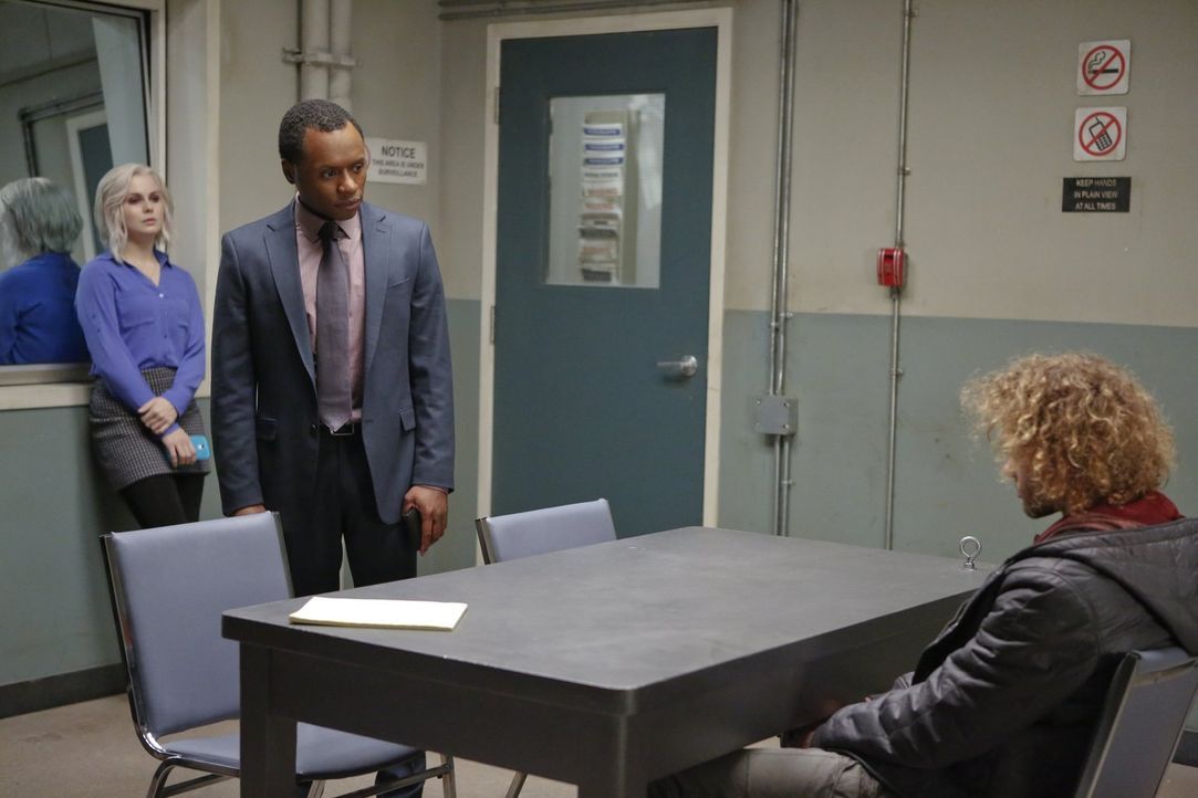 Ein neuer Fall wartet auf Liv (Rose McIver, l.) und Clive (Malcolm Goodwin, M.). Doch dieses Mal muss Liv auf Visionen verzichten, denn allen drei O... - Bildquelle: 2014 Warner Brothers