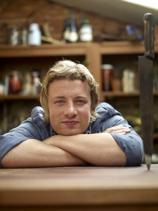 (2. Staffel) - Jamie Oliver versteht es, köstlich zu kochen! - Bildquelle: Fremantle