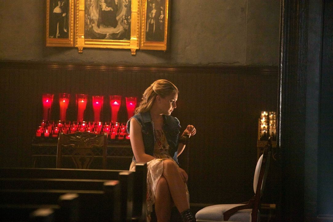 Camille (Leah Pipes) offenbart Erstaunliches aus ihrer Vergangenheit ... - Bildquelle: Warner Bros. Television