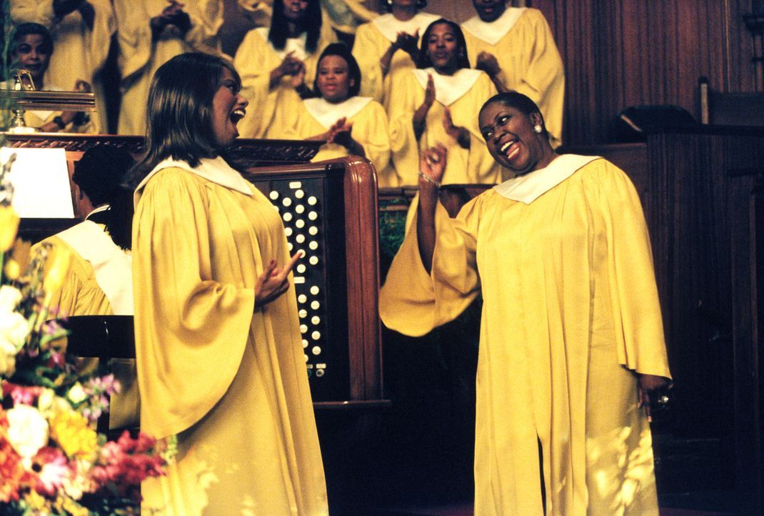 Lisa Knowles (Jennifer Holiday, l.) und Buttons (B.J. Crosby, r.) tragen ihren Streit um Reverend Newman immer wieder beim Gospelsingen aus ... - Bildquelle: 2001 Twentieth Century Fox Film Corporation. All rights reserved.