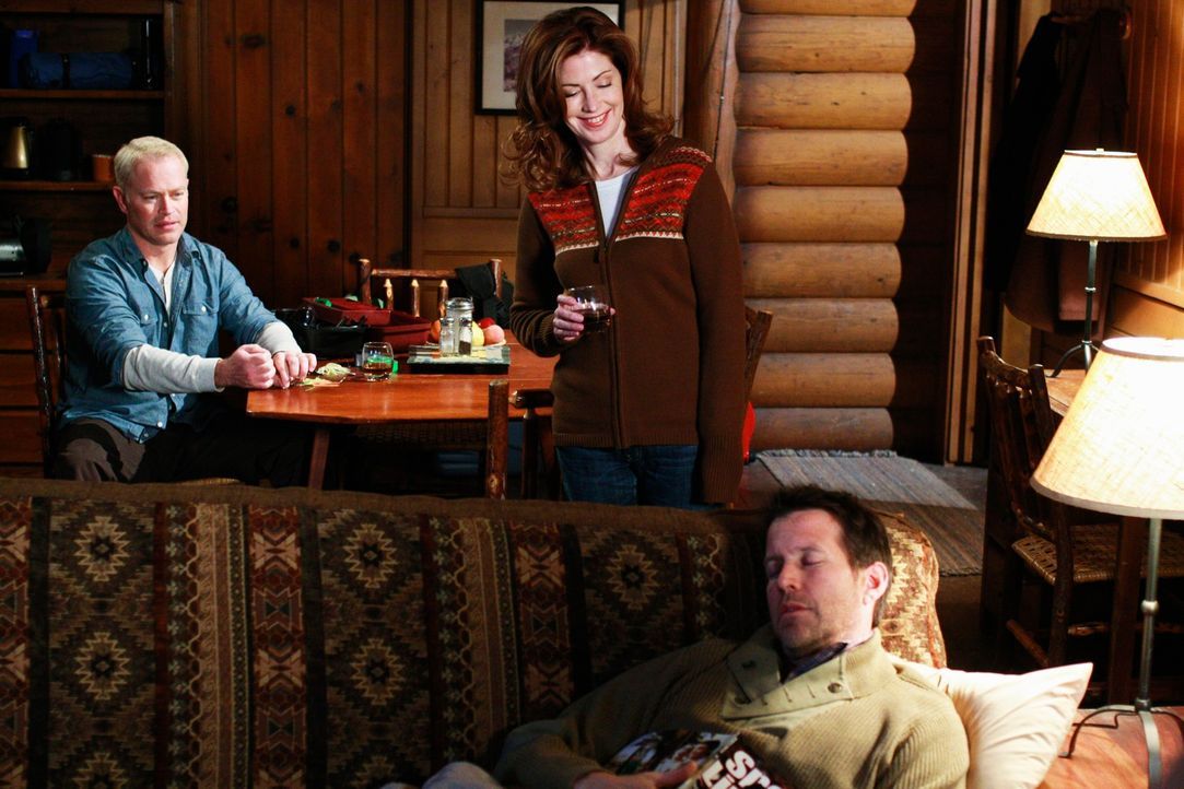 Ein Ausflug endet völlig anders als geplant: Dave (Neal McDonough, l.) Mike (James Denton, r.) und Katherine (Dana Delany, M.) ... - Bildquelle: ABC Studios