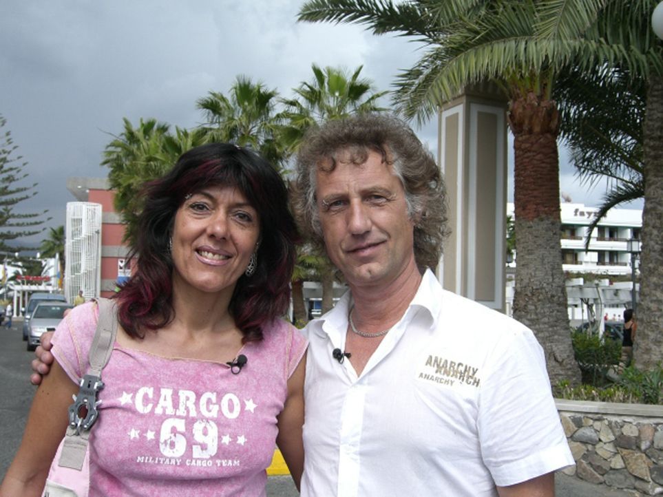 Wenn es nach Wigand Hensler (56) und Britta Krohn (45) geht, sind auf Gran Canaria bald alle tätowiert, denn dorthin wollen die beiden Deutschen au... - Bildquelle: kabel eins