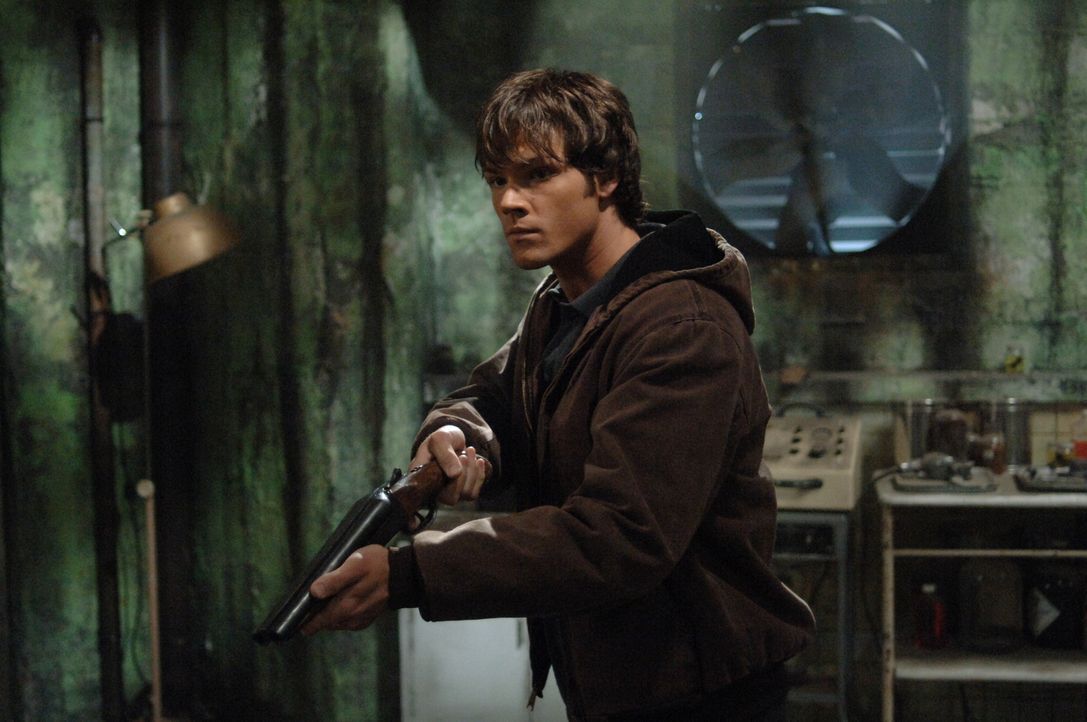 Sam (Jared Padalecki) und Dean untersuchen einen neuen Fall, der sie in eine alte Nervenheilanstalt führt, welche eine schreckliche Vergangenheit ha... - Bildquelle: Warner Bros. Television