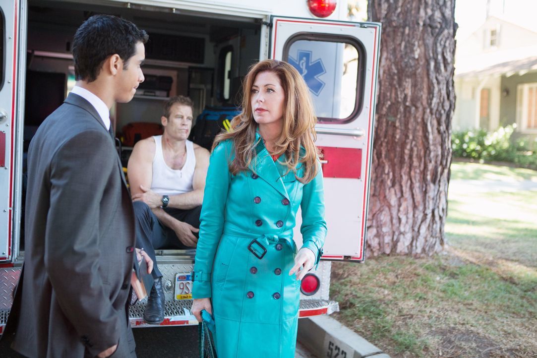 Det. Tommy Sullivan (Mark Valley, M.) steckt in der Klemme. Können Megan (Dana Delany, r.) und Adam (Elyes Gabel, l.) ihm helfen? - Bildquelle: 2013 American Broadcasting Companies, Inc. All rights reserved.