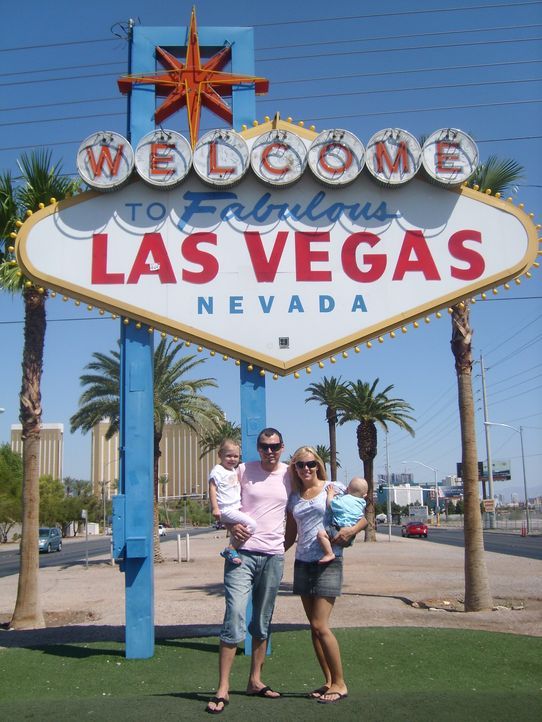 Massimo Krayer (28) ist der Musikproduzent in Las Vegas - zumindest in seinen Träumen. Zusammen mit seiner Frau Justyna (25) und den zwei kleinen K... - Bildquelle: kabel eins