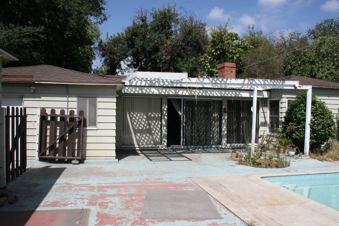 Kein schöner Ort zum Leben: die neuste Herausforderung von Christina und Tarek El Moussa ... - Bildquelle: 2014,HGTV/Scripps Networks, LLC. All Rights Reserved