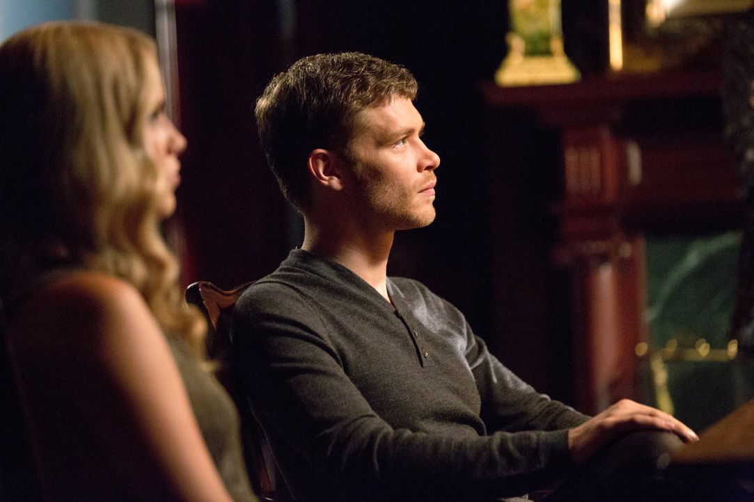 Klaus und Rebekah können es nicht glauben - Bildquelle: Warner Bros. Entertainment Inc. 