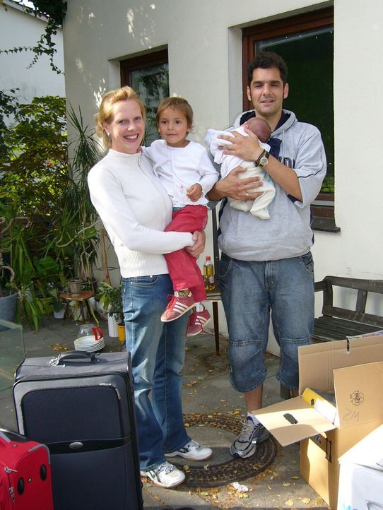 Amir Abbas (37) und seine Frau Edith (32) aus Oldenburg haben gerade ihr zweites Kind bekommen - der perfekte Zeitpunkt, um nach Australien auszuwan... - Bildquelle: kabel eins