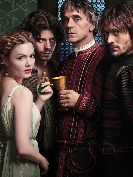 (2. Staffel) - Papst Alexander IV (Jeremy Irons, 2. v. r.) benutzt sein Kinder Lucrezia (Holliday Grainger, l.), Cesare (Francois Arnaud, 2. v. l.)... - Bildquelle: LB Television Productions Limited/Borgias Productions Inc./Borg Films kft/ An Ireland/Canada/Hungary Co-Production. All Rights Reserved.
