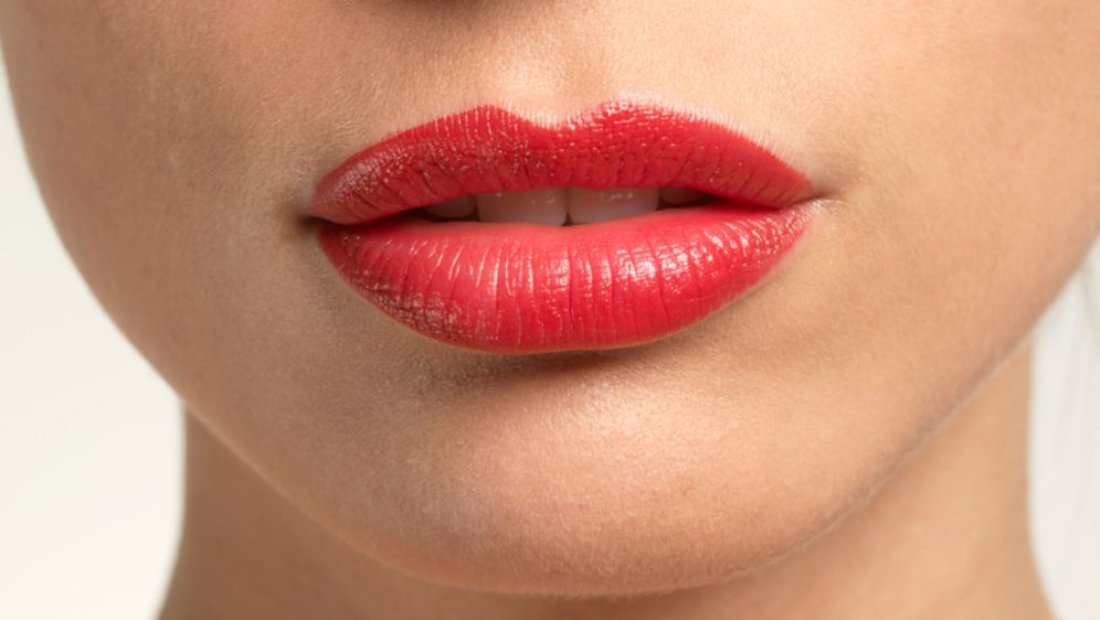 Lippenstift Auftragen So Halt Er Langer