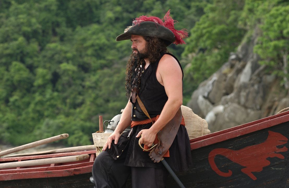 Wie viele andere Piraten beginnt Blackbeard (Angus MacFadyen) seine Karriere als Freibeuter. Diese waren von Queen Anne beauftragt, alle Schiffe von... - Bildquelle: Hallmark Entertainment