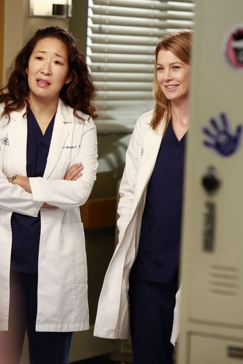 Die neuen Anfänger werden in all die Dramen des Krankenhauses involviert: Während Meredith (Ellen Pompeo, r.) Heather zwingt, Dereks Schwestern zu k... - Bildquelle: ABC Studios