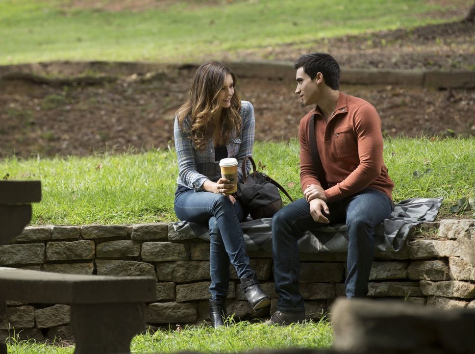 Die Beziehung zwischen Elena (Nina Dobrev, l.) und Damon ist angespannt und Liam (Marco James, r.) macht es nicht unbedingt besser ... - Bildquelle: Warner Bros. Entertainment, Inc